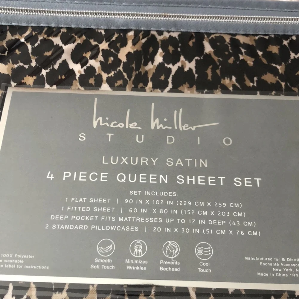 Nicole Miller queen smooth